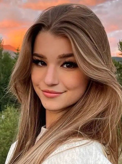 Brooke Monk Best Pics: See Her Stunning Visuals